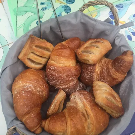 Giuliana 奥尼萨诺